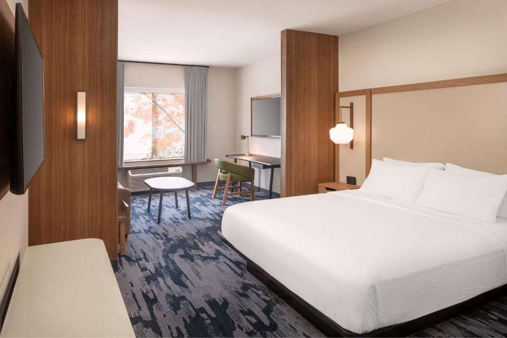 King Suite with Mountain View and Roll-in Shower - Mobility and Hearing Accessible/Top Floor interior